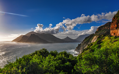 Blick von der Chapman's Peak Drive auf Hout Bay nahe Kapstadt