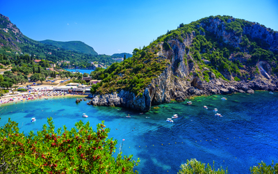 Agios Spiridon Strand auf der Insel Korfu bei Paleokastritsa